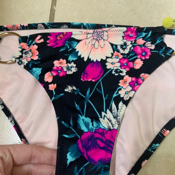 NWOT Shade & Shore Floral Bikini Bottoms - Picture 3 of 6